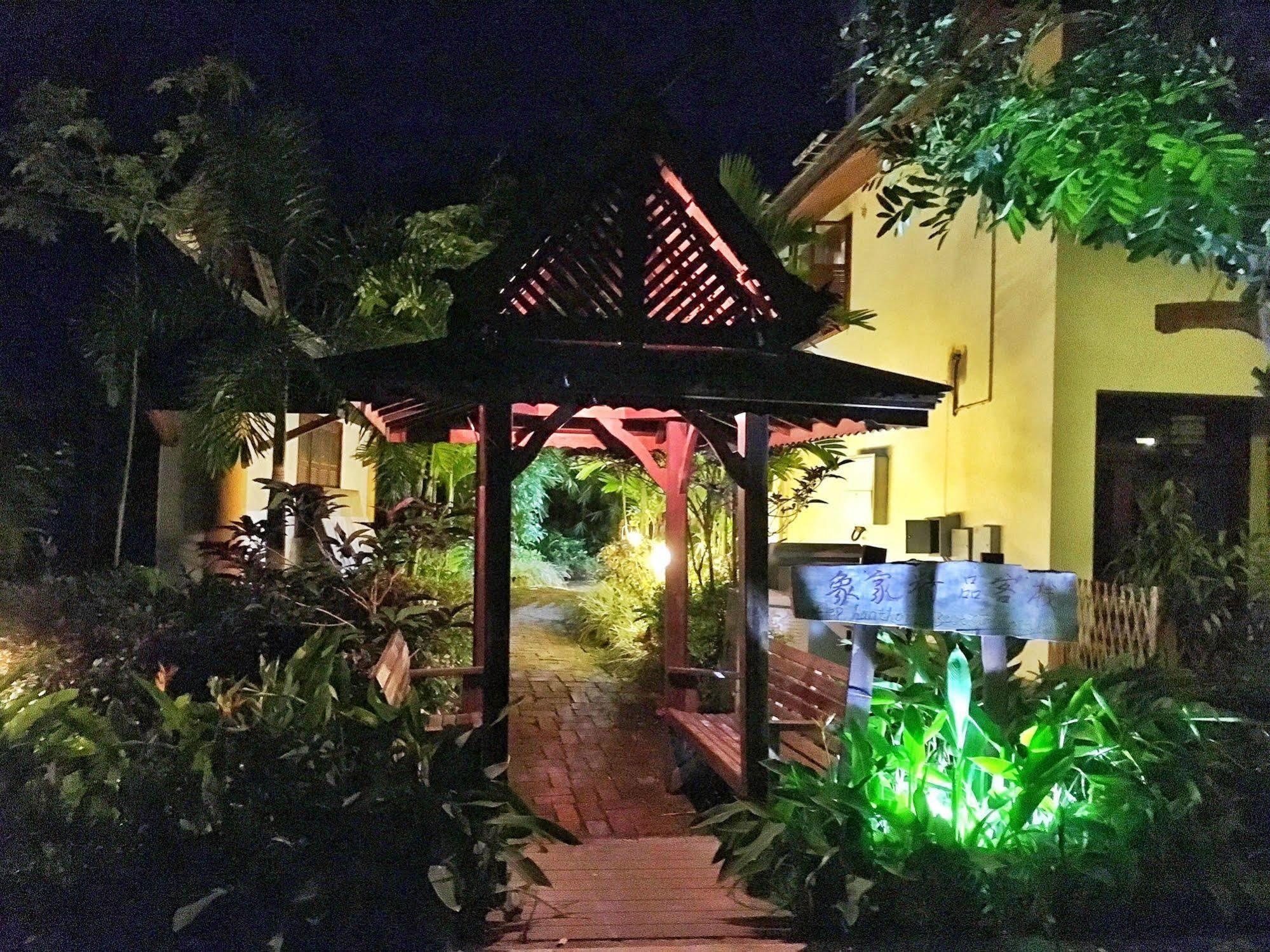 Xishuangbanna Elephanthome Boutique Guest House Экстерьер фото